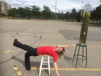 Tennille’s favorite pose…snicker…